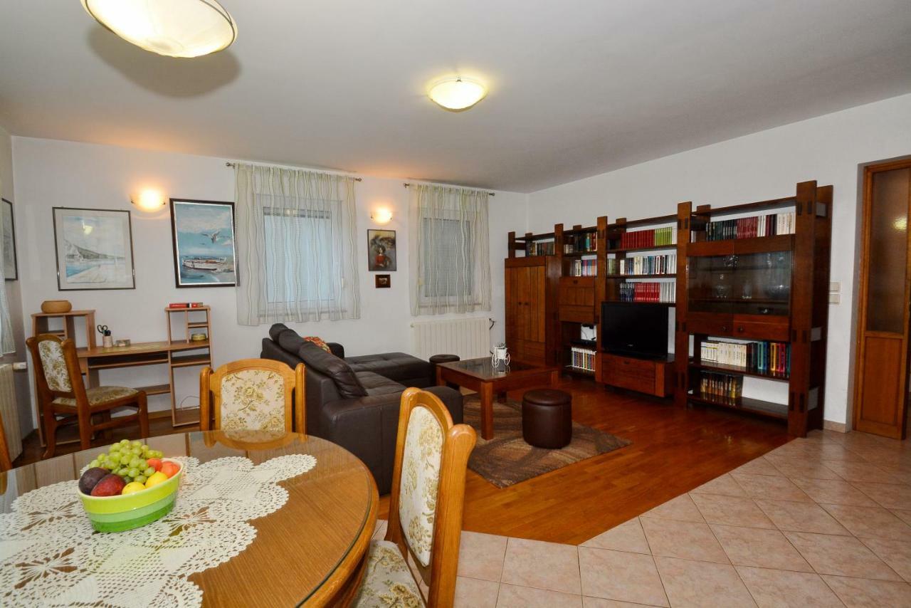 Apartman Vanja Omiš Zewnętrze zdjęcie