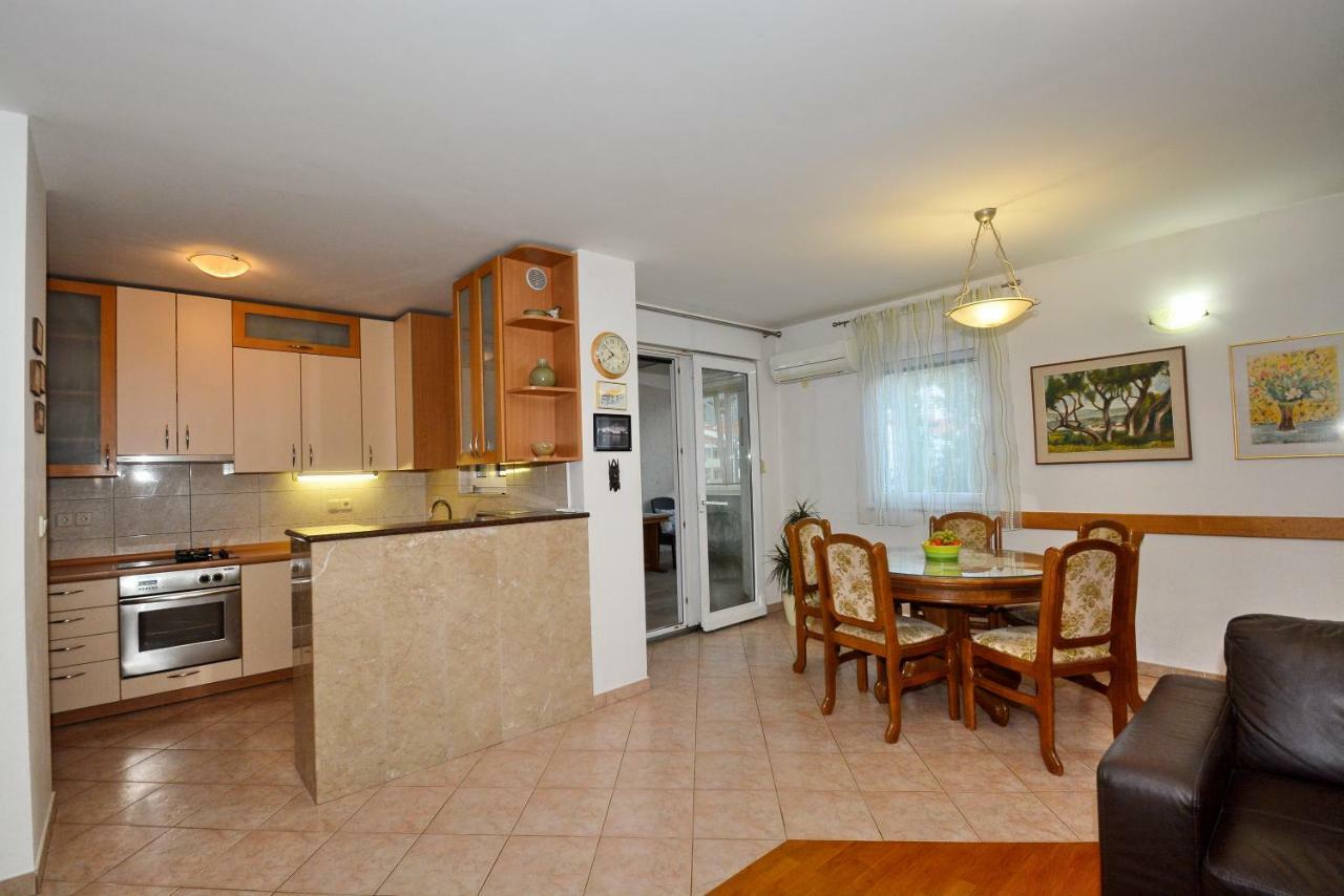 Apartman Vanja Omiš Zewnętrze zdjęcie