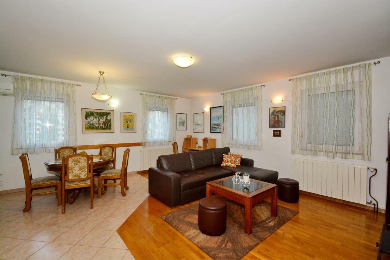 Apartman Vanja Omiš Zewnętrze zdjęcie